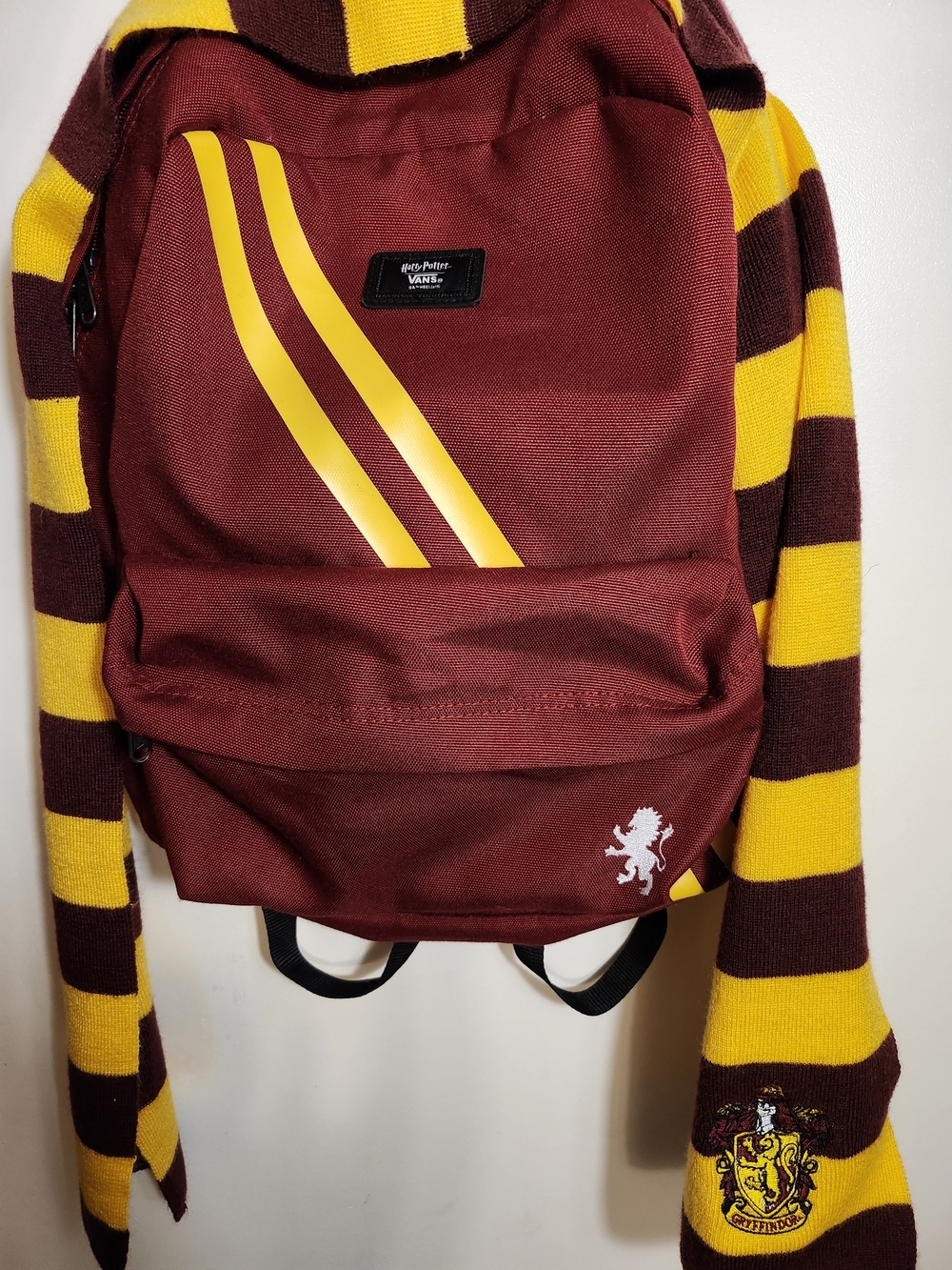 Vans Gryffindor Backpack in Burgundy - Gryffindor Scraf Bundle